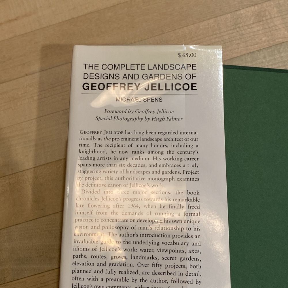 The Complete Landscape Designs and Gardens of Geoffrey Jellicoe - Picture 4 of 16